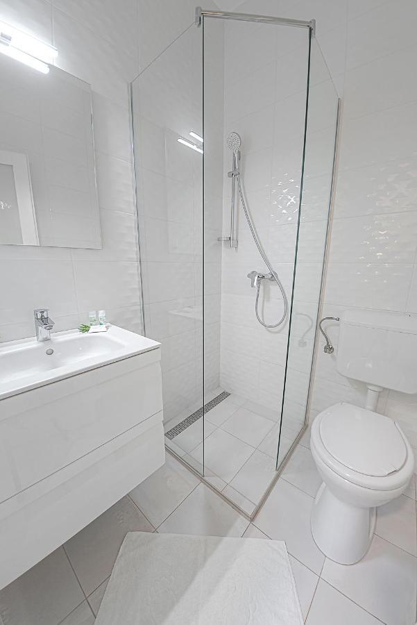 Casablanca Panzio Bed & Breakfast Tata Exterior photo